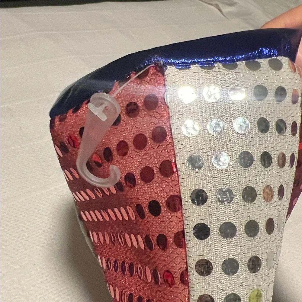 NWT, Patriotic Sequin Top Hat - Red, Silver, and Blue. One size
